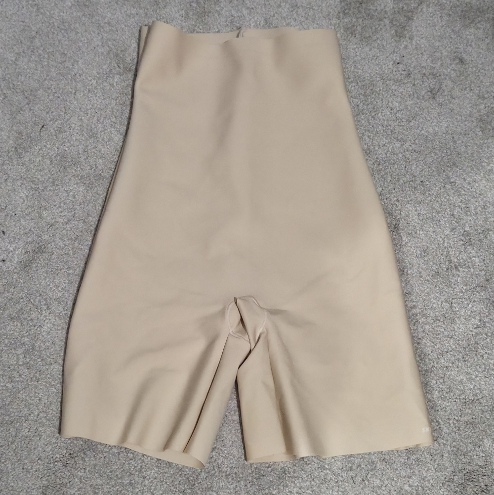 skims mid thigh shapewear